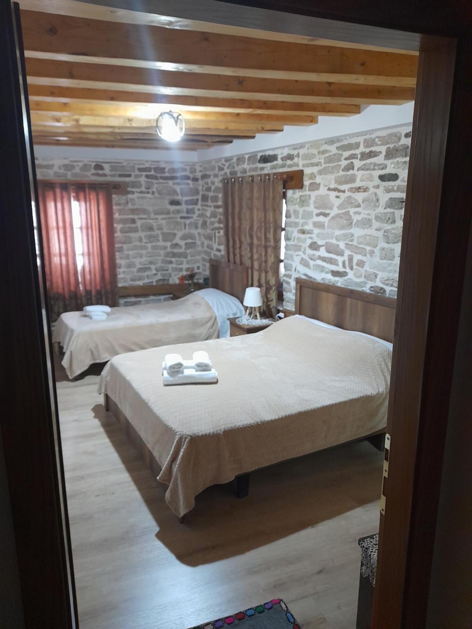 Guest House Ani Gjirokastër Habitación foto